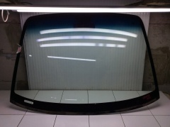 Стекло лобовое ветровое переднее 