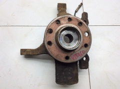 Кулак поворотный передний правый со ступицей 