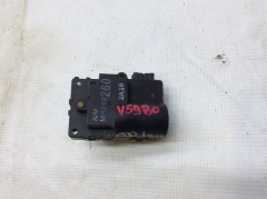 Моторчик заслонки отопителя Митсубиси Pajero/Montero Sport (K9) 1997-2008 MR268260