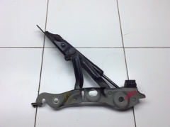 Петля крышки багажника левая 