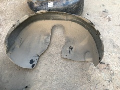 Подкрылок передний правый 