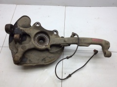 Кулак поворотный передний левый со ступицей 4Matic 