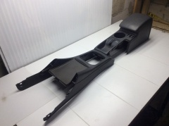 Консоль центральная между сидений с подлокотником 