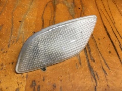 Катафот переднего крыла правый 