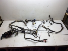 Проводка подкапотная с блоком предохранителей 