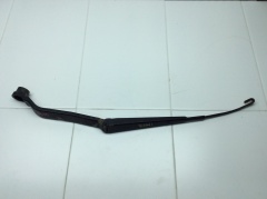 Поводок стеклоочистителя передний левый 