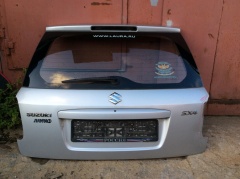 Дверь багажника со стеклом с дефектом 