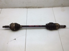 Полуось передняя Привод передний с дефектом 