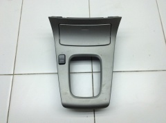 Накладка кулисы АКПП с прикуривателем и кнопкой AT 