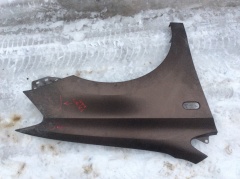 Крыло переднее правое с дефектом 