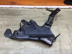 Кронштейн компрессора пневмоподвески Мерседес-Бенц 211 кузов Е-класс 2002-2009 A2193200143