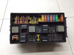 Блок предохранителей под капотом Форд Транзит Торнео Коннект 2002-2013 518899000