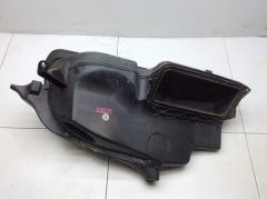 Воздухозаборник отопителя под капотом 