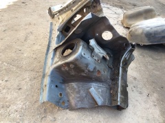 Лонжерон кузова передний правый стакан амортизатора 