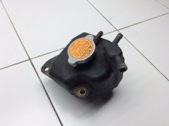 Бачок расширительный пластик с дефектом 