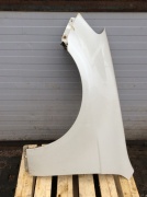 Крыло переднее левое  