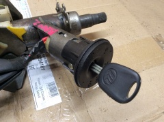 Замок зажигания с ключом 