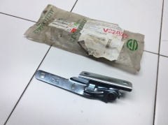 Петля капота правая 