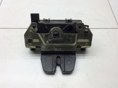 Замок двери багажника  