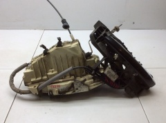 Замок двери задней левой с доводчиком 