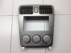 Рамка магнитолы с центр дефлекторами воздуховодами 