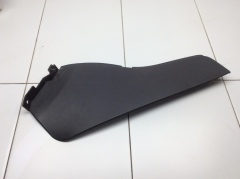 Накладка боковая центральной консоли передняя левая 
