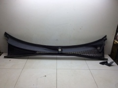 Решетка стеклоочистителей жабо левый руль с дефектом 