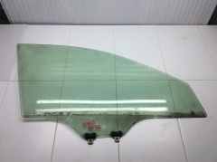 Стекло двери передней правой 