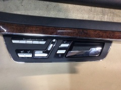 Блок управления сиденьем передним правым 