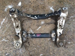 Балка подмоторная подрамник передний 