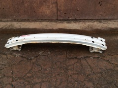 Усилитель Кронштейн переднего бампера 