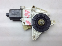 Моторчик стеклоподъемника двери задний правый Мерседес-Бенц Х164 ГЛ-класс 164 кузов 2006-2012 A2518200208