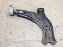 Рычаг передний нижний правый 