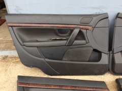 Обшивка двери передней левой Дверная карта передняя левая 