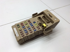 Блок предохранителей салонный 