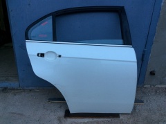 Дверь задняя правая белая 