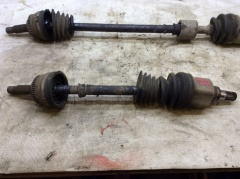 Полуось передняя левая в сборе  