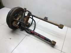 Кулак задний правый с тормозным барабаном и тросом 