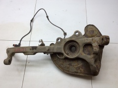 Кулак поворотный передний правый со ступицей 4Matic 