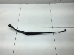 Поводок стеклоочистителя передний правый 