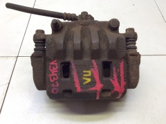 Суппорт тормозной передний левый со скобой 