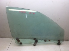 Стекло двери передней правой седан 