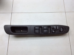 Блок управления стеклоподъемниками передний левый 