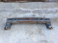 Усилитель Кронштейн переднего бампера 