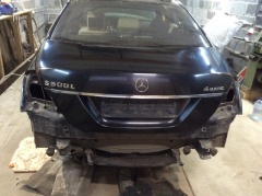 Крышка багажника черная 