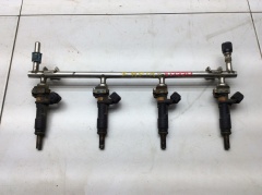 Топливная рейка с форсунками 4шт 