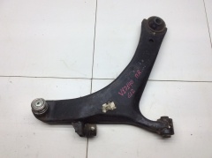 Рычаг передний нижний правый 