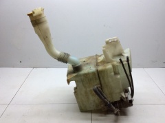 Бачок омывателя лобового стекла с горловиной и насосом 