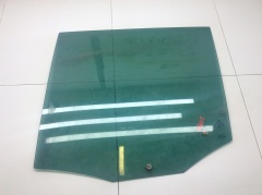 Стекло двери задней левой 