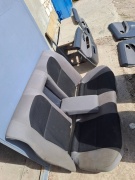 Задний диван со спинкой 